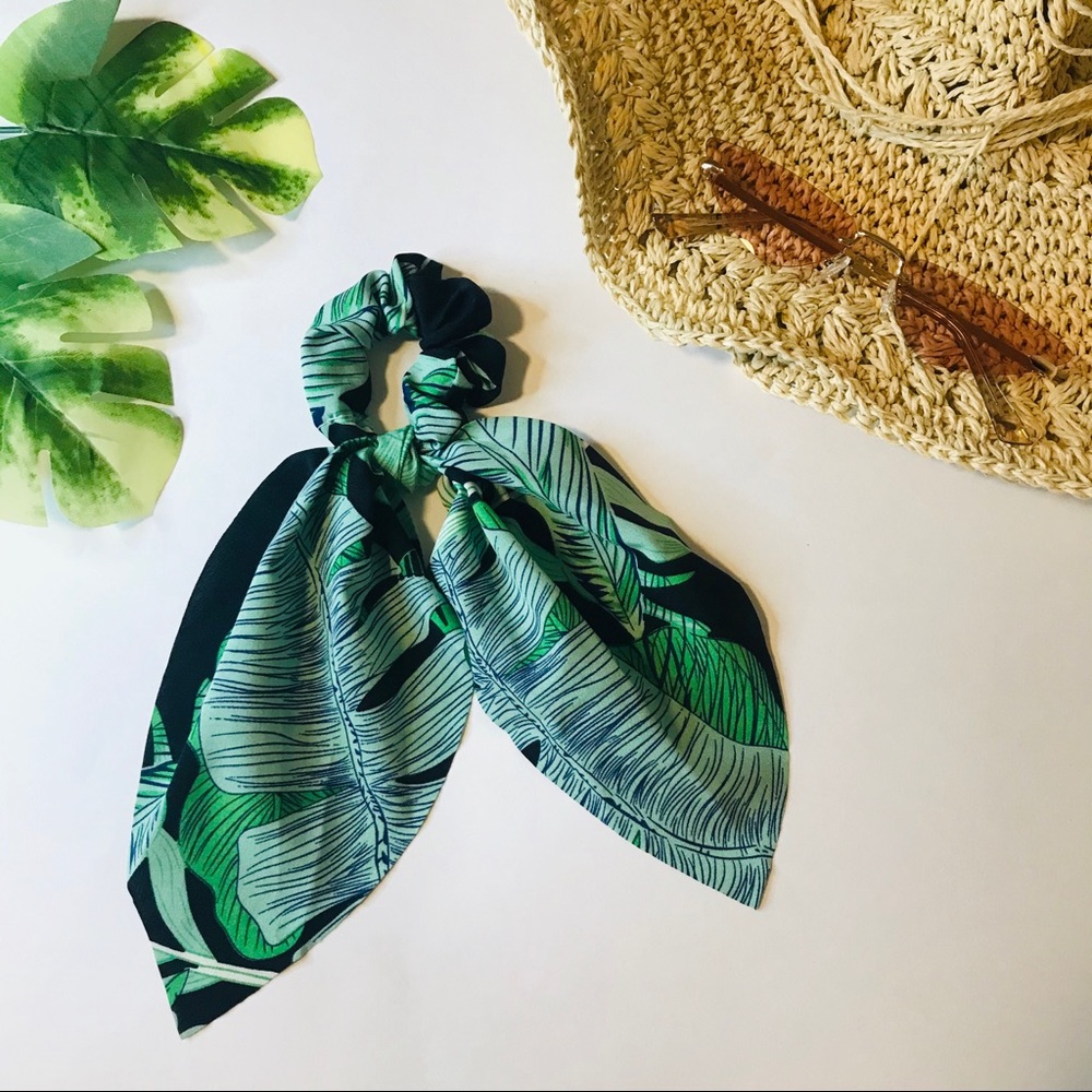 🐳💦 3 For$20 HAIR SCARF SCRUNCHIE